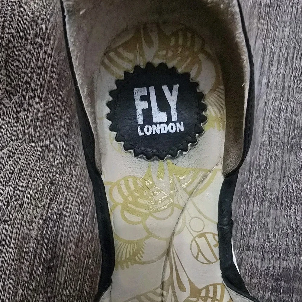 Fly‎ London Black Suede White Wedge Heels Sz 40  9 US